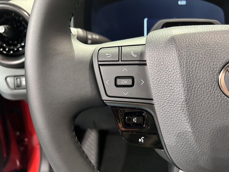 Toyota Toyota C-HR nuova a Milano (15)