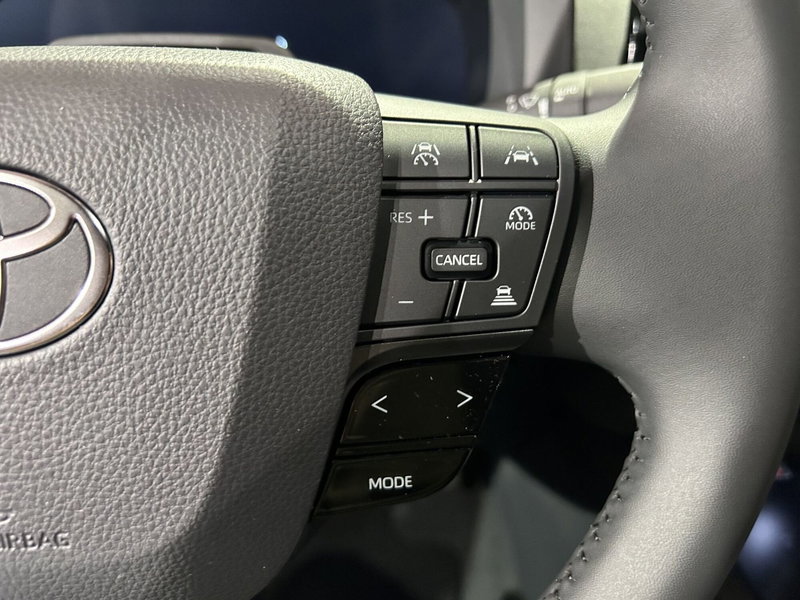 Toyota Toyota C-HR nuova a Milano (16)