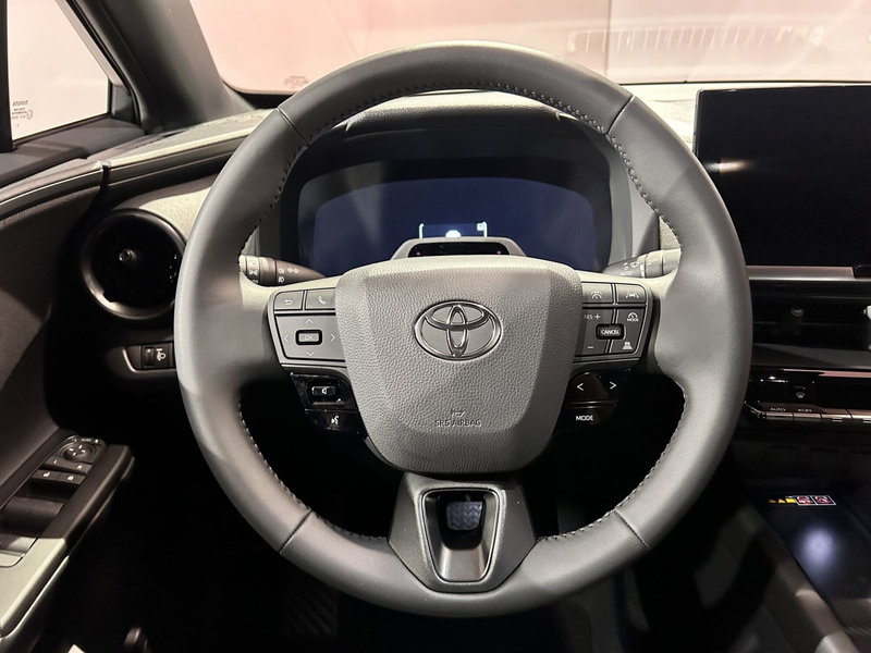 Toyota Toyota C-HR nuova a Milano (8)