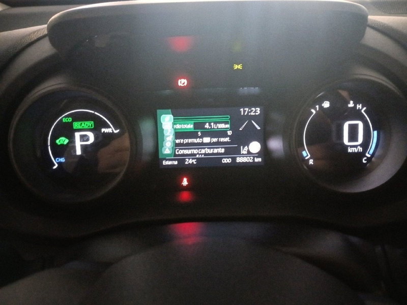 Toyota Yaris usata a Milano (15)