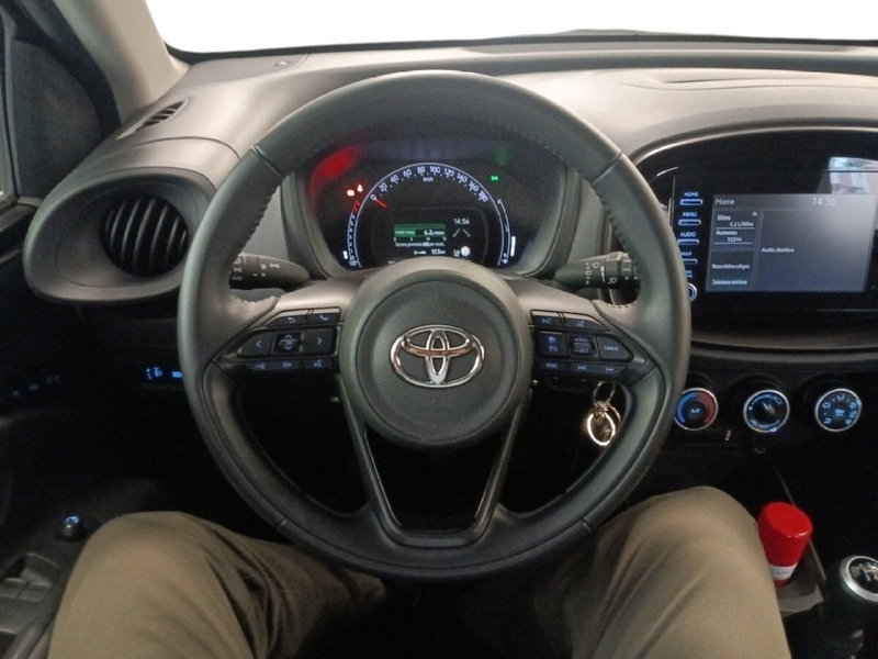 Toyota Aygo X usata a Milano (11)