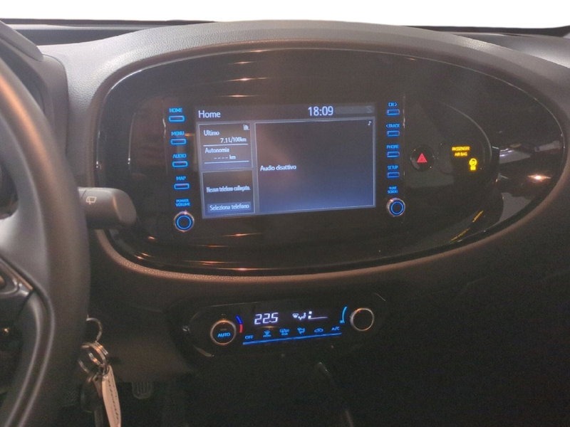 Toyota Aygo X usata a Milano (14)