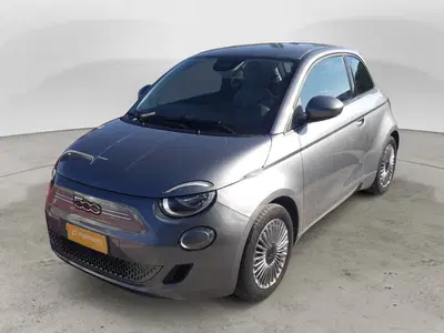 Fiat 500 Cabrio e Cabrio 42 kWh Icon del 2023 usata a Campobasso