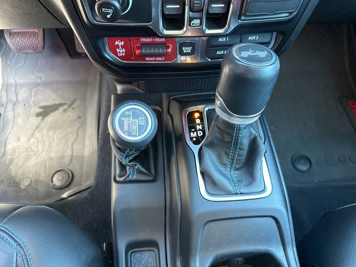 Jeep Wrangler Unlimited usata a Chieti (13)