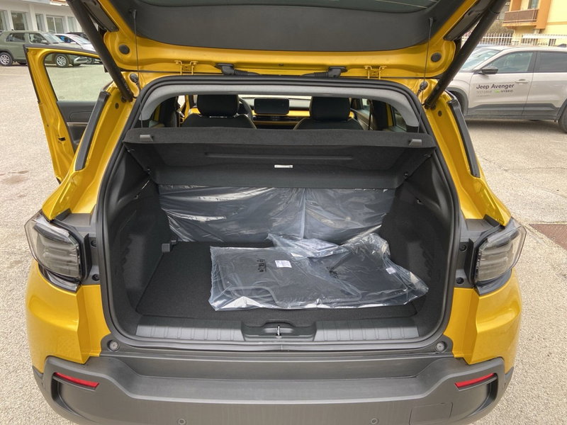 Jeep Avenger nuova a Chieti (14)