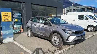 Opel Grandland 1.5 ecotec Edition s&amp;s 130cv at8 nuova a Saint-Christophe