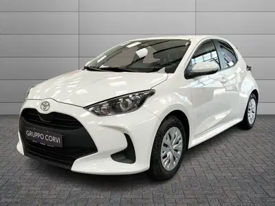 Toyota Yaris 1.5 Hybrid 5 porte Energy del 2025 usata a Frosinone