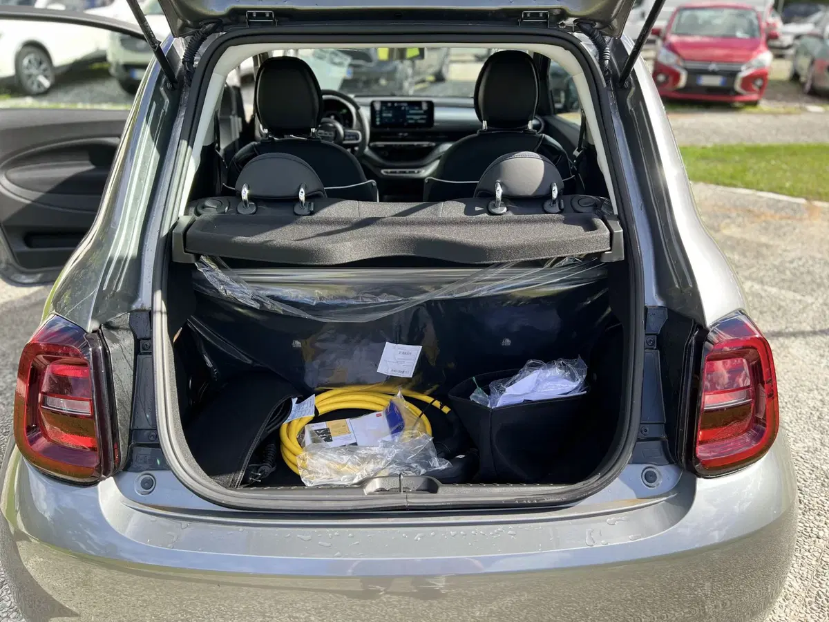 Fiat 500 Cabrio nuova a La Spezia (12)