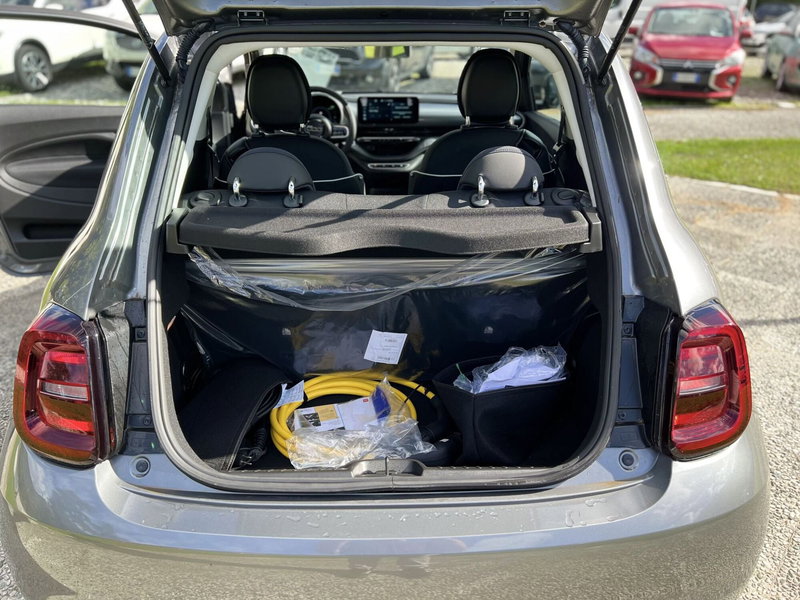 Fiat 500 Cabrio nuova a La Spezia (12)