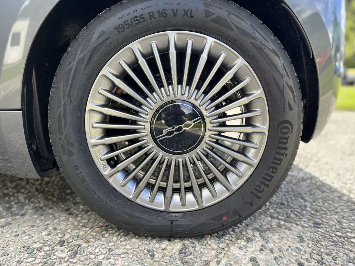 Fiat 500 Cabrio nuova a La Spezia (13)