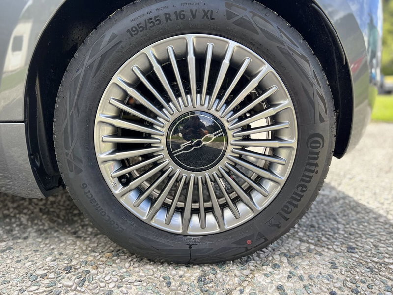 Fiat 500 Cabrio nuova a La Spezia (13)