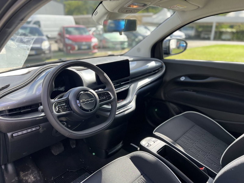 Fiat 500 Cabrio nuova a La Spezia (8)