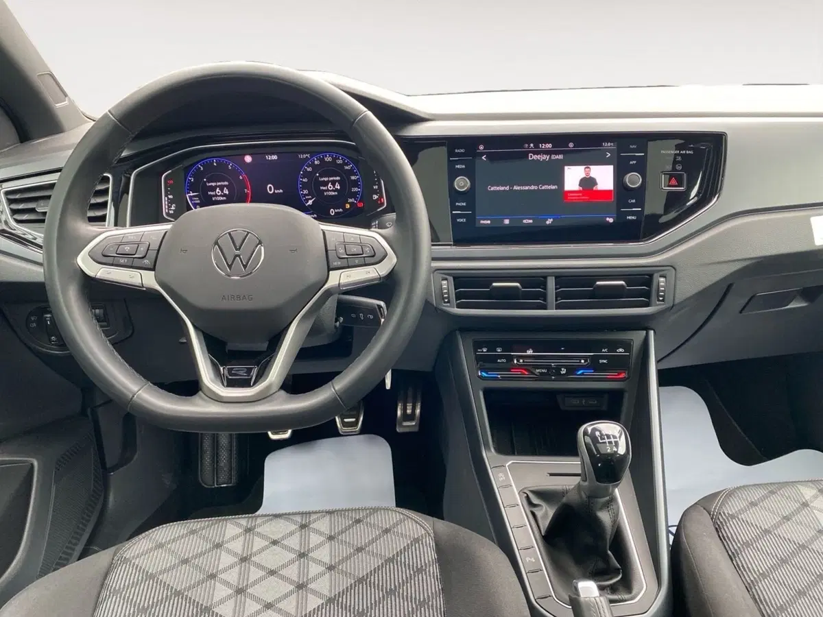 Volkswagen Taigo usata a Bologna (10)