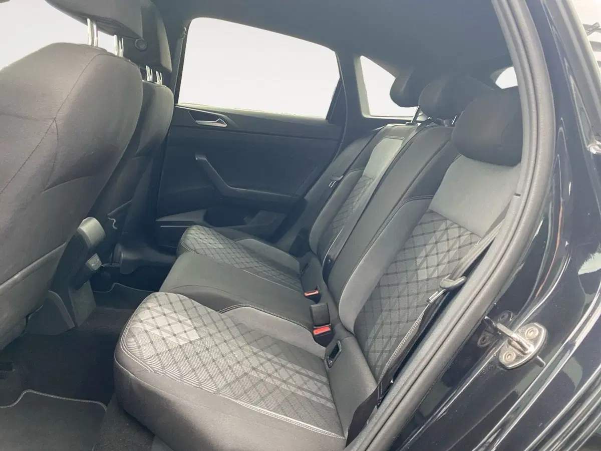Volkswagen Taigo usata a Bologna (13)