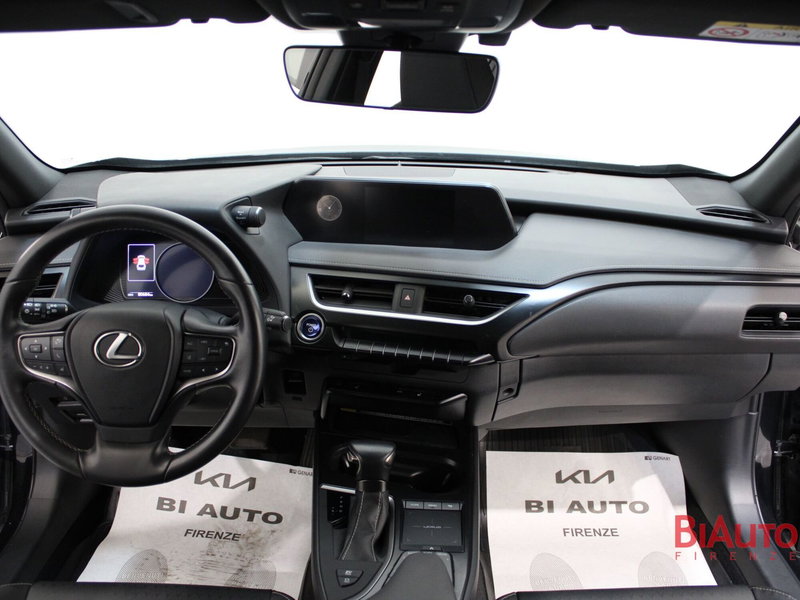 Lexus UX usata a Firenze (10)