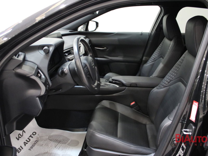 Lexus UX usata a Firenze (6)