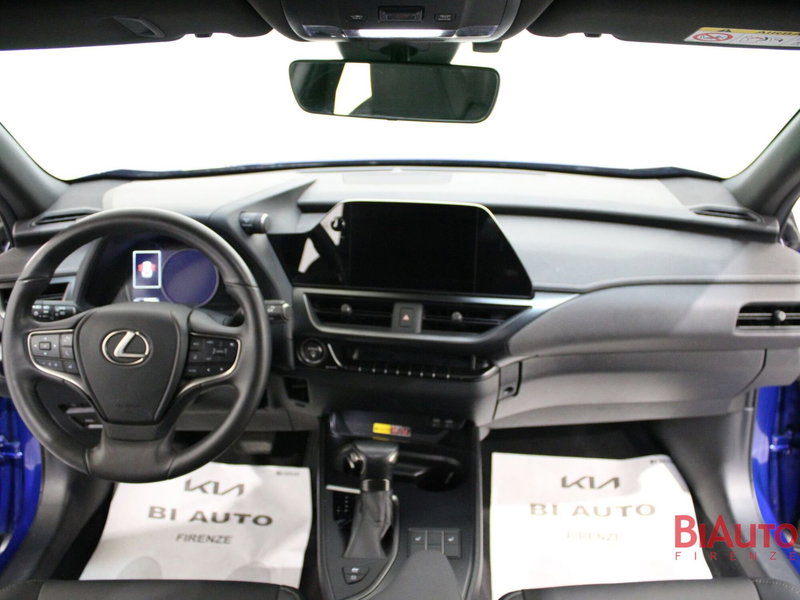 Lexus UX usata a Firenze (10)