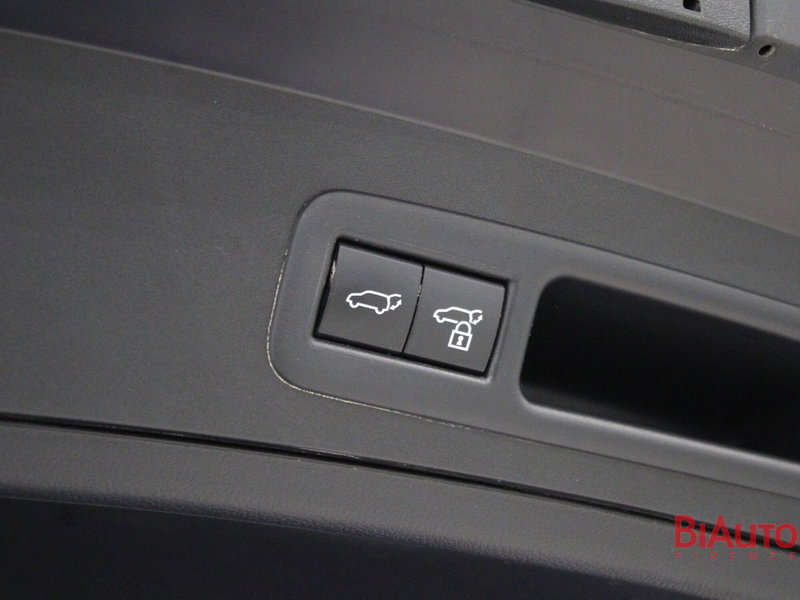 Lexus UX usata a Firenze (19)