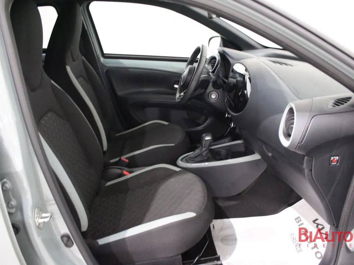 Toyota Aygo X usata a Firenze (7)