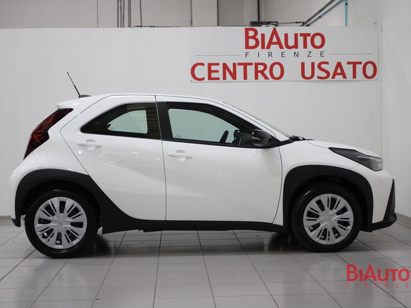 Toyota Aygo X nuova a Firenze (17)
