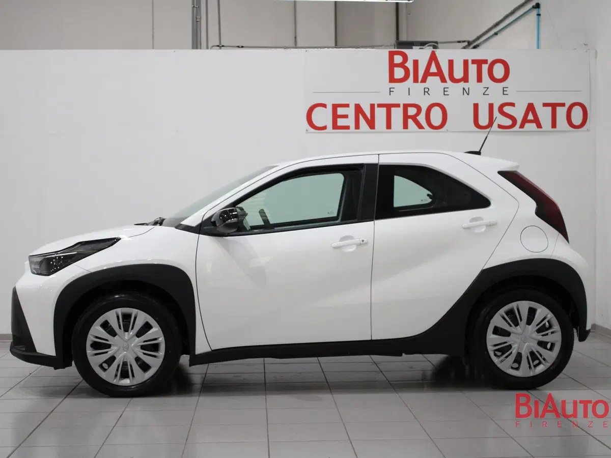 Toyota Aygo X nuova a Firenze (18)