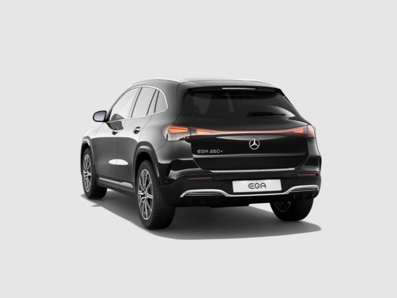 Mercedes-Benz EQA nuova a Ancona (3)