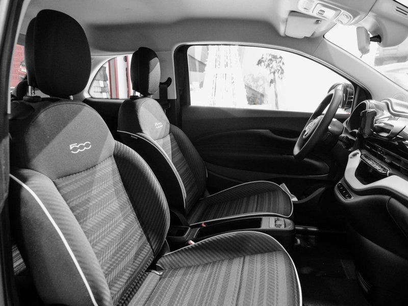 Fiat 500 Cabrio nuova a Prato (14)