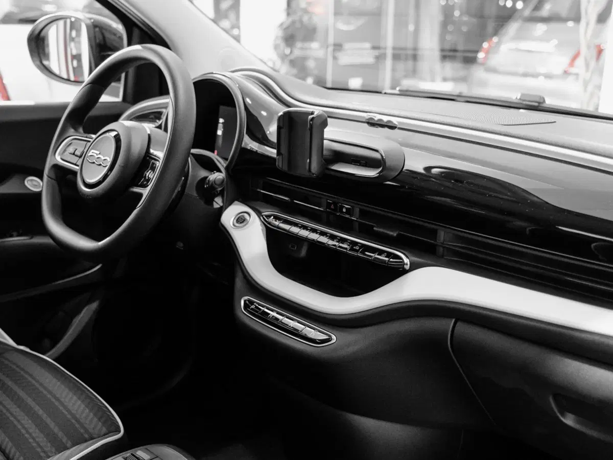 Fiat 500 Cabrio nuova a Prato (15)