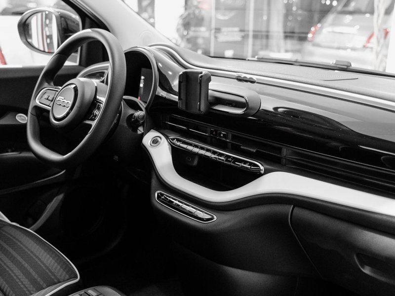 Fiat 500 Cabrio nuova a Prato (15)