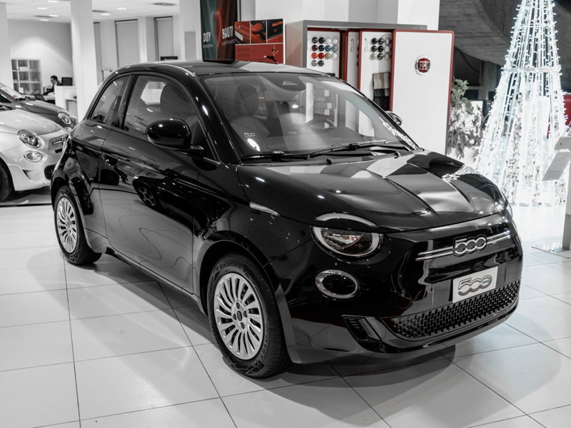 Fiat 500 Cabrio nuova a Prato (2)