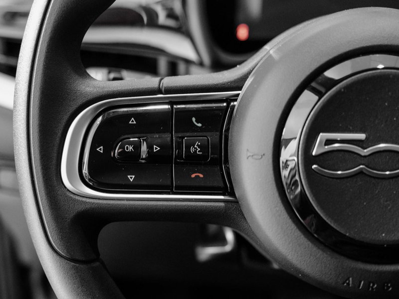 Fiat 500 Cabrio nuova a Prato (7)