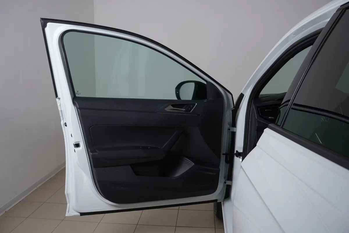 Volkswagen Taigo usata a Perugia (13)