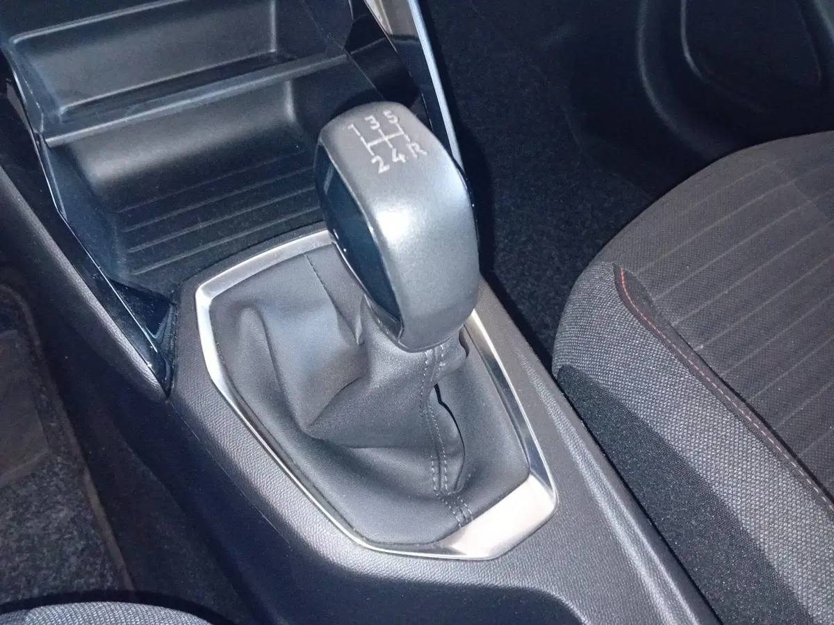 Peugeot 208 usata a Pordenone (15)