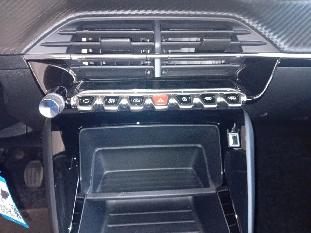 Peugeot 208 usata a Pordenone (17)