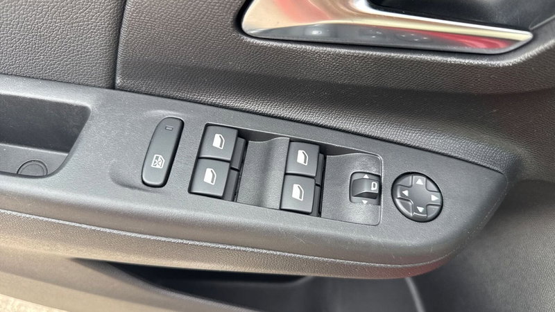 Opel Corsa usata a Treviso (14)