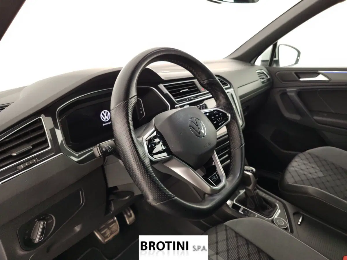 Volkswagen Tiguan usata a Massa-Carrara (8)