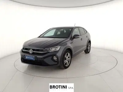 Volkswagen Taigo 1.0 TSI 110 CV DSG R-Line del 2023 usata a Massa