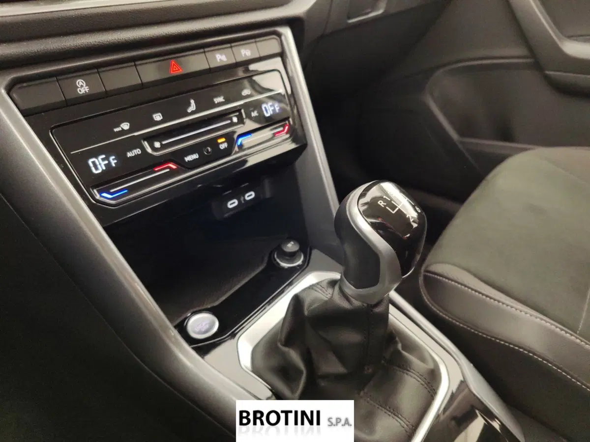 Volkswagen T-Roc usata a Massa-Carrara (11)