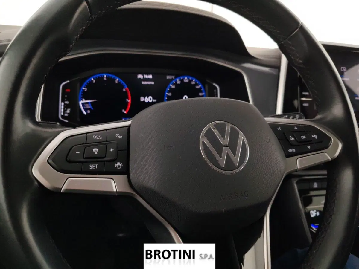 Volkswagen T-Roc usata a Massa-Carrara (13)
