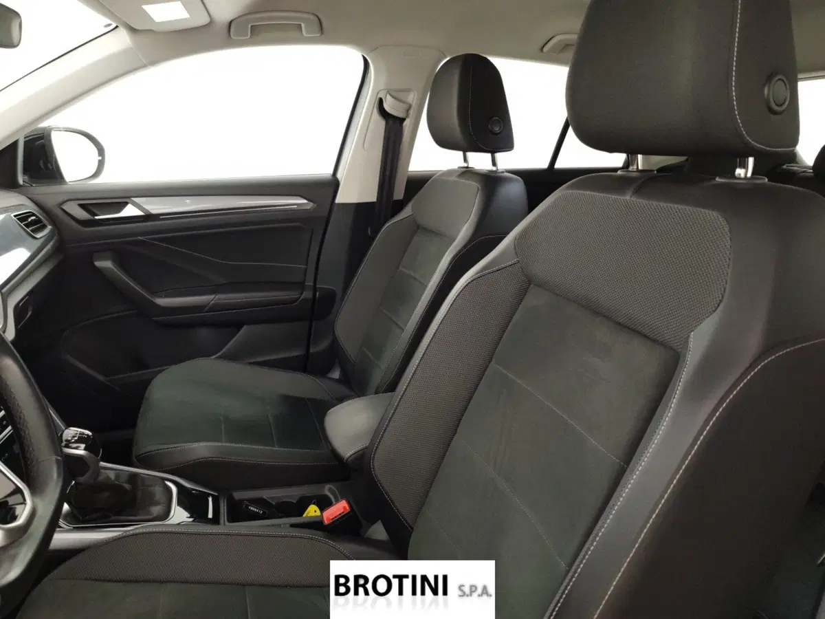Volkswagen T-Roc usata a Massa-Carrara (9)