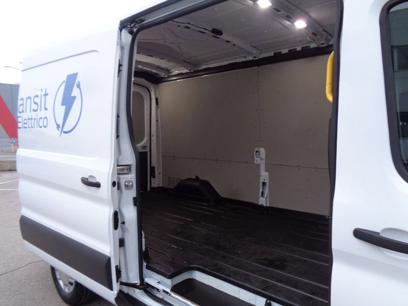 Ford E-Transit Furgone usata a Treviso (17)
