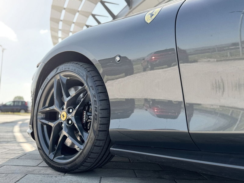 Ferrari Roma Spider nuova a Perugia (14)