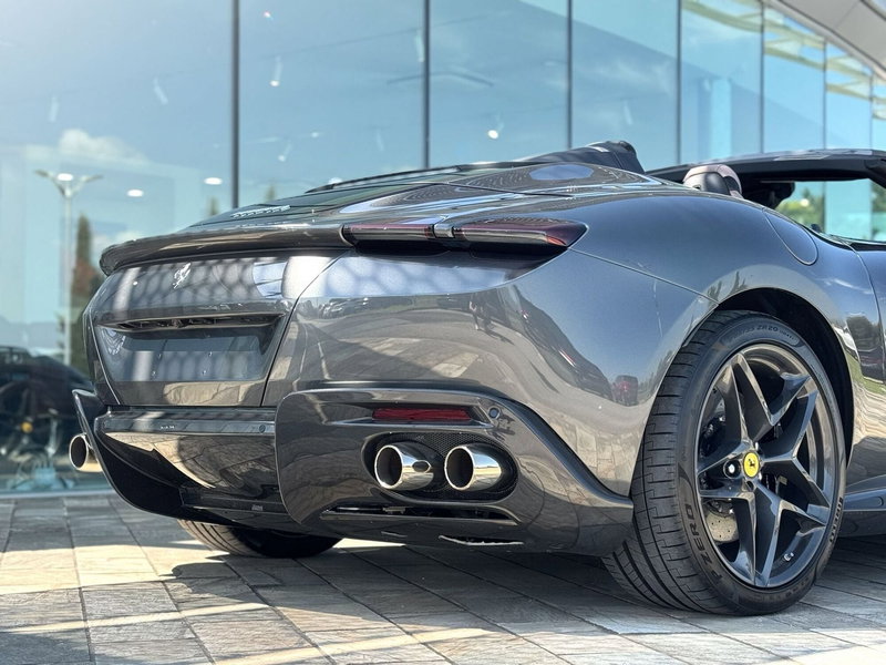 Ferrari Roma Spider nuova a Perugia (19)