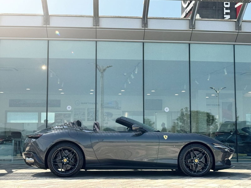 Ferrari Roma Spider nuova a Perugia (7)