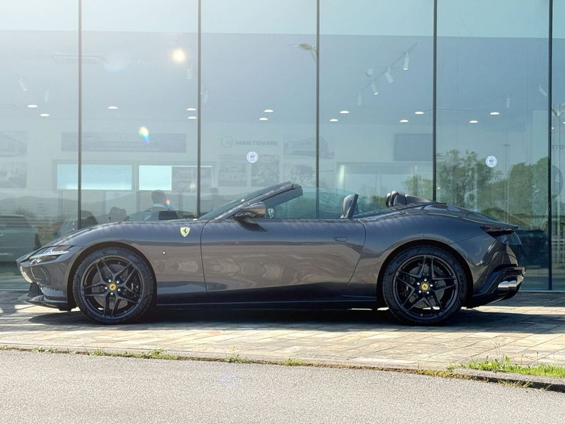 Ferrari Roma Spider nuova a Perugia (8)