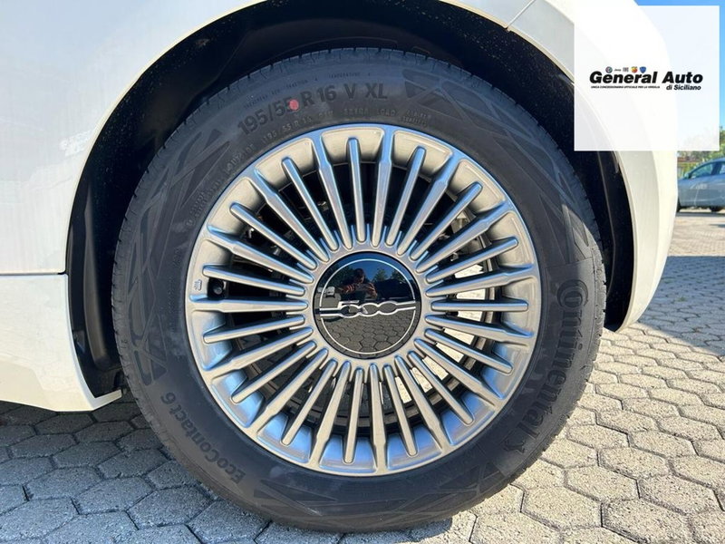 Fiat 500 Cabrio usata a Lucca (16)