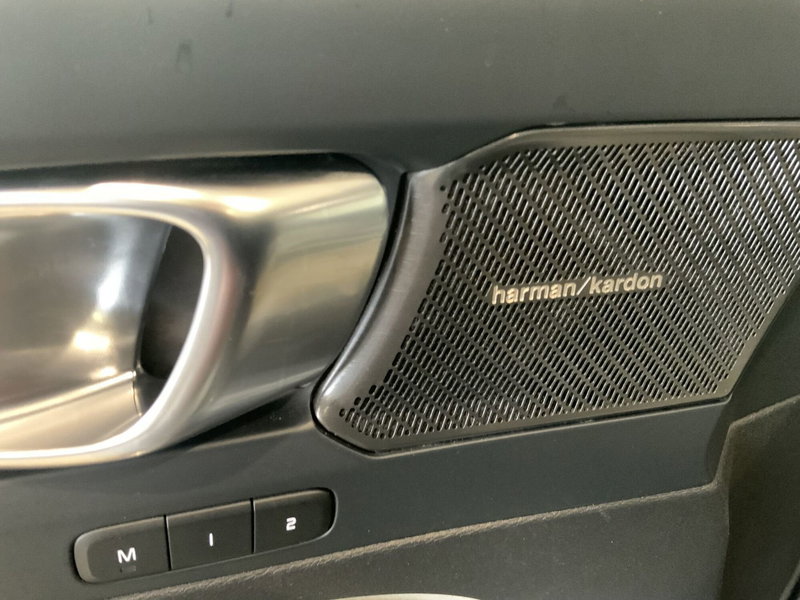 Volvo XC40 usata a Vercelli (9)