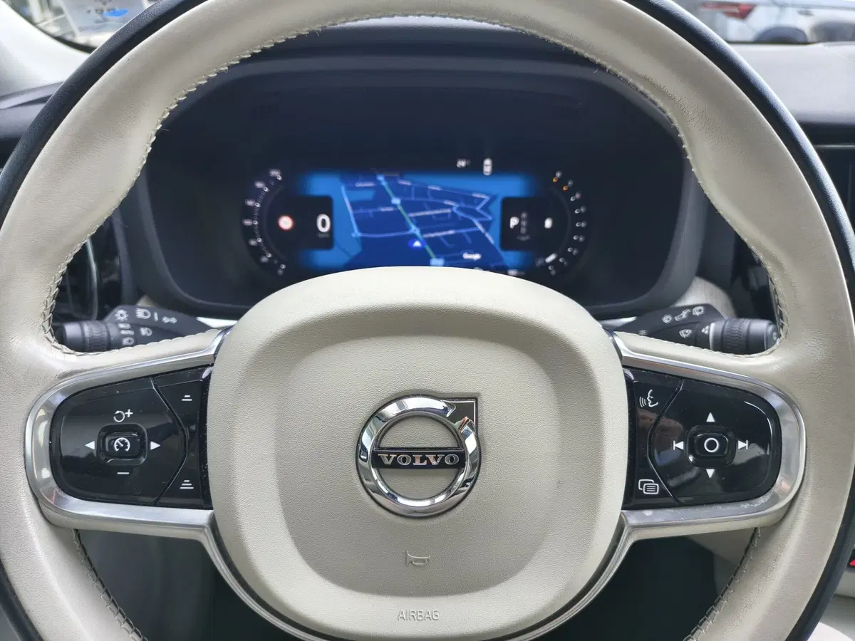 Volvo XC60 usata a Vercelli (10)