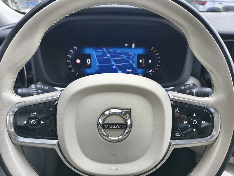 Volvo XC60 usata a Vercelli (10)