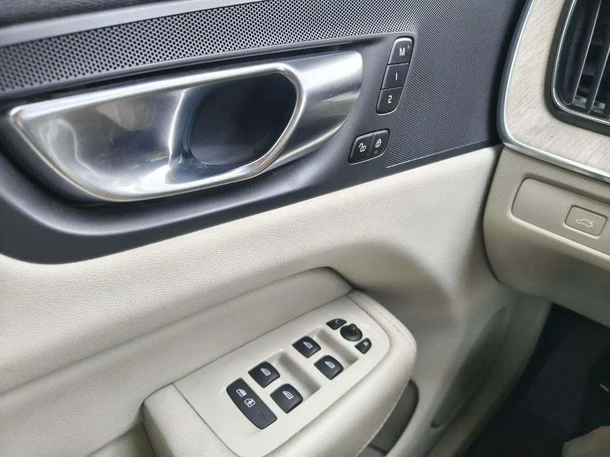 Volvo XC60 usata a Vercelli (11)